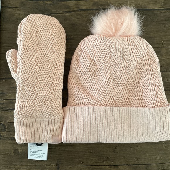 lululemon athletica Accessories - LAST SET:  Lululemon Sherpa Weave Beanie Hat & Mittens